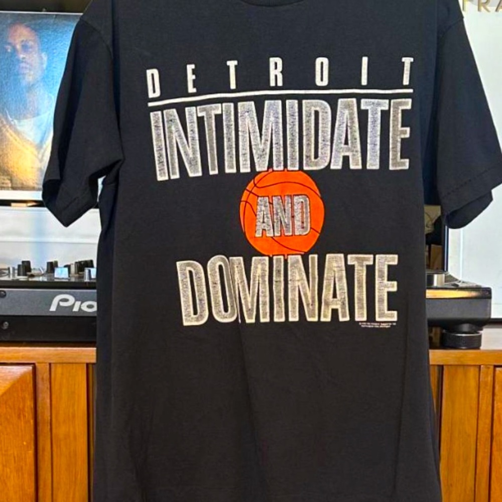 Vintage late 80s Detroit Pistons intimidate and one tee
